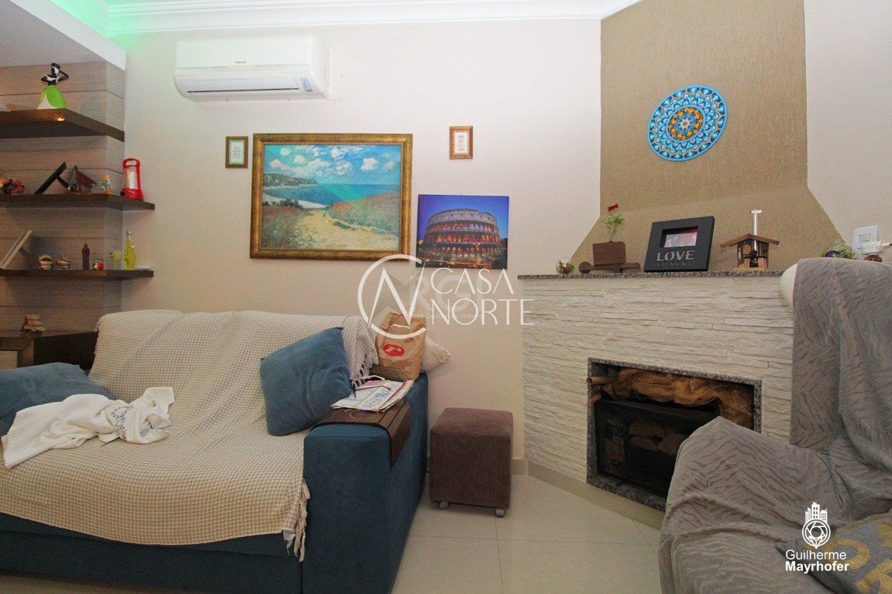 Casa à venda com 3 quartos, 227m², 1 suíte, 2 vagas, Rua Doutor Ernesto Ludwig, no bairro Chácara das Pedras em Porto Alegre