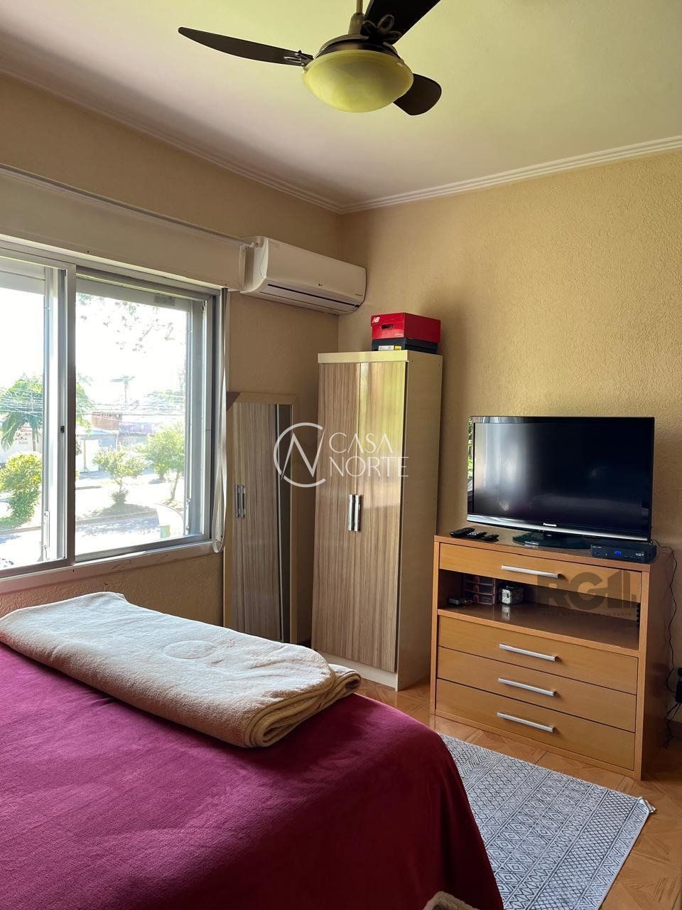 Apartamento à venda com 2 quartos, 72m², 2 vagas, Rua Coronel Massot no bairro Cristal em Porto Alegre