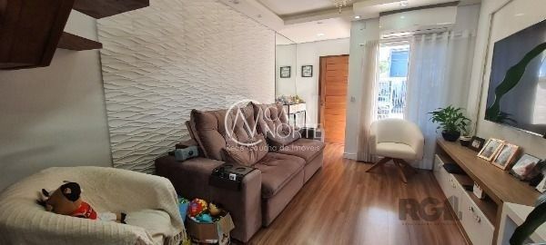 Casa à venda com 2 quartos, 95m², 2 suítes, 1 vaga, Rua Eroni Soares Machado no bairro Hípica em Porto Alegre