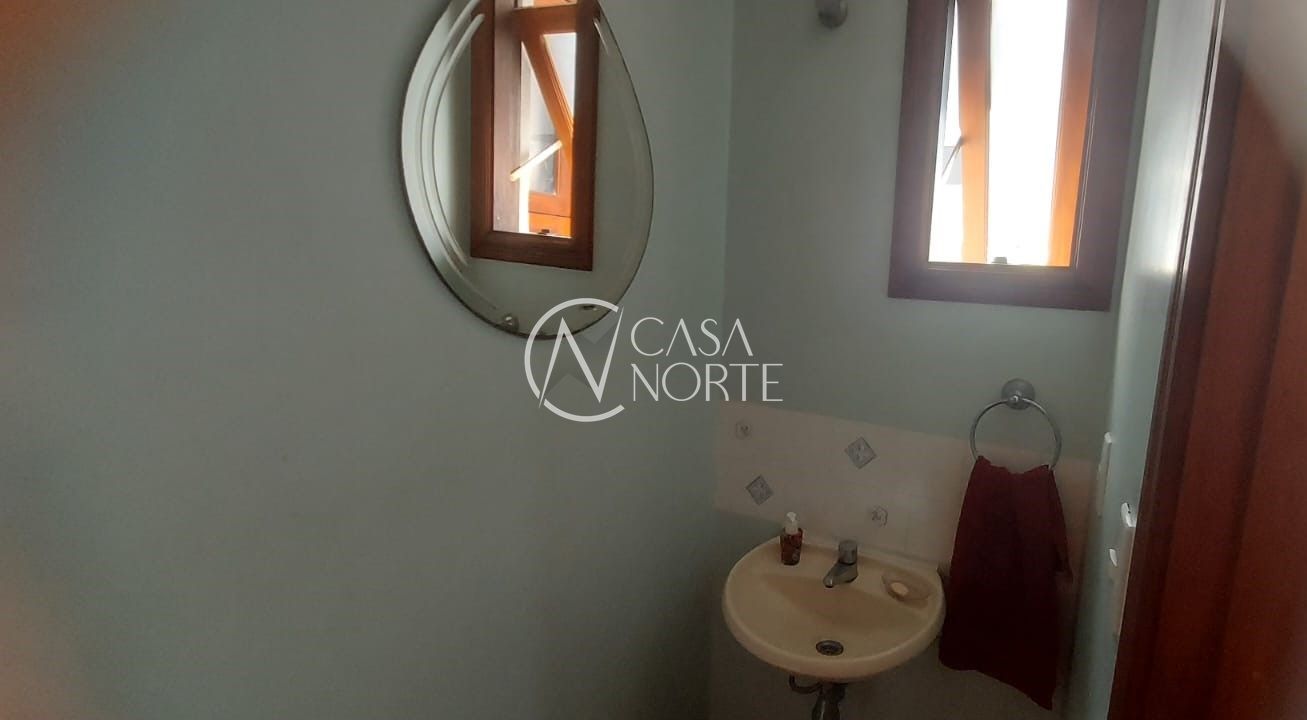 Casa de Condomínio à venda com 3 quartos, 178m², 1 suíte, 2 vagas, Rua Doutor Mário Totta no bairro Tristeza em Porto Alegre