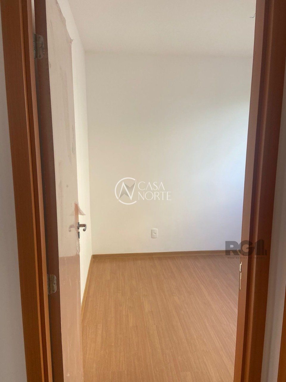 Apartamento à venda com 2 quartos, 40m², 1 vaga, Rua Diretriz no bairro Restinga em Porto Alegre