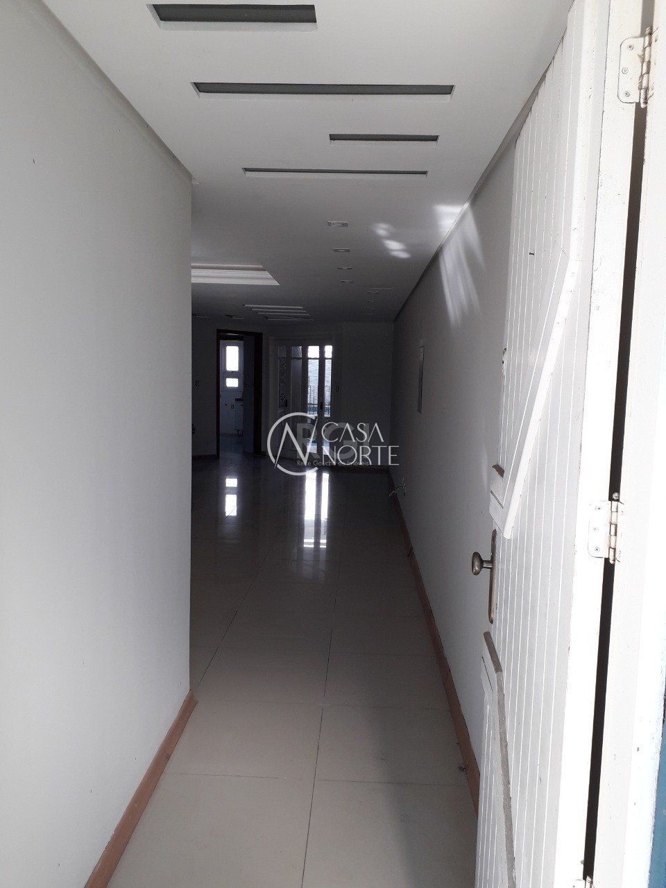 Casa à venda com 2 quartos, 205m², 1 suíte, 2 vagas, Rua Professor Elpidio Ferreira Paês no bairro Ipanema em Porto Alegre