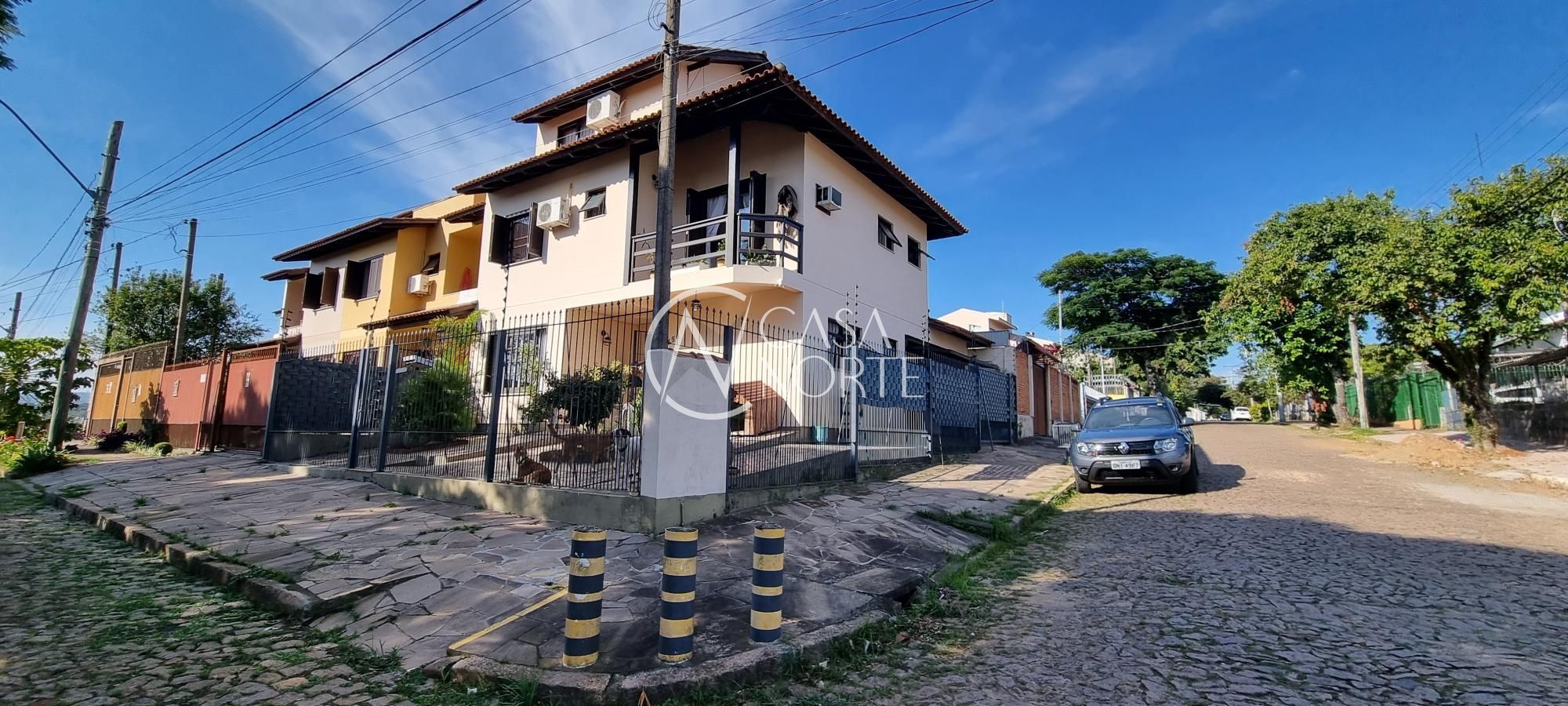 Casa à venda com 3 quartos, 150m², 1 suíte, 2 vagas, Avenida Doutor Francisco Roberto Dalligna no bairro Espírito Santo em Porto Alegre