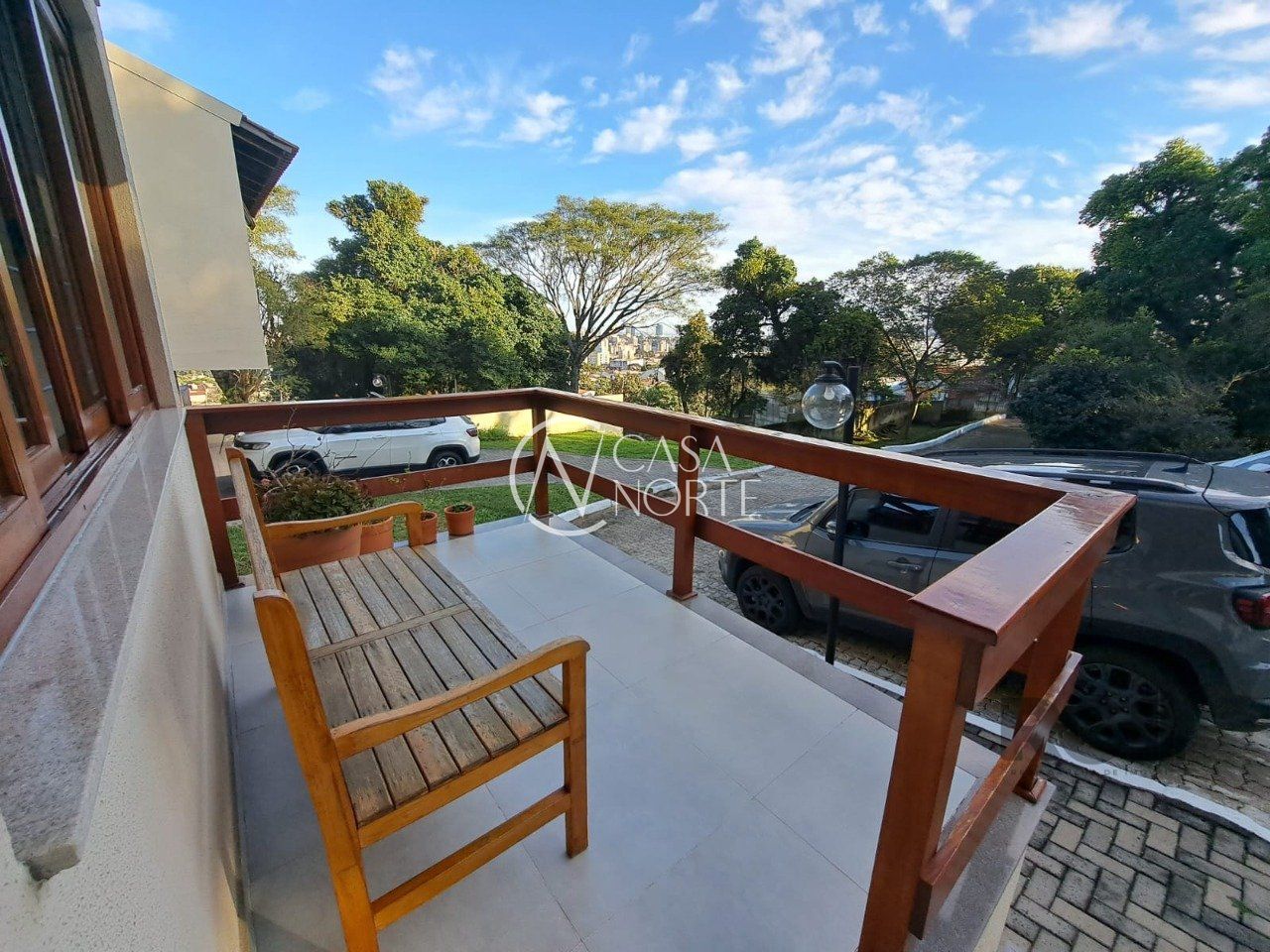 Casa de Condomínio à venda com 3 quartos, 196m², 1 suíte, 2 vagas, Rua Alcebiades Antônio dos Santos no bairro Nonoai em Porto Alegre
