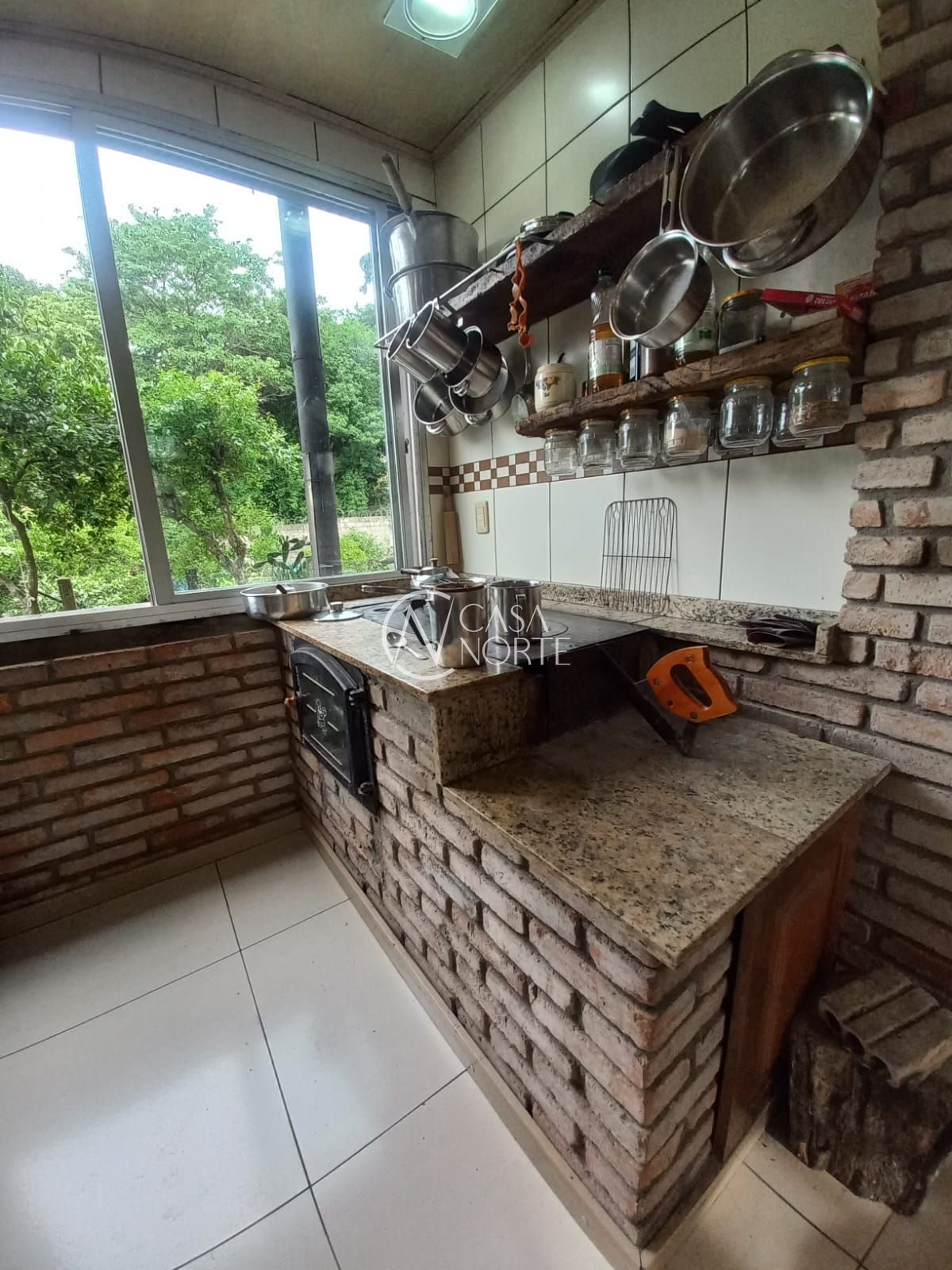 Casa à venda com 6 quartos, 350m², 2 suítes, 10 vagas, Estrada João de Oliveira Remião no bairro Lomba do Pinheiro em Porto Alegre