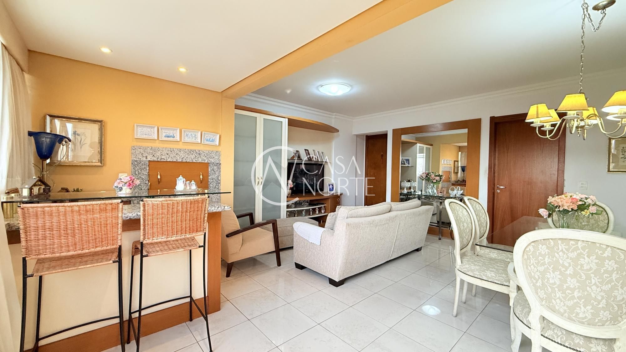 Apartamento à venda com 3 quartos, 103m², 1 suíte, 1 vaga, Rua Professor Cristiano Fischer no bairro Jardim do Salso em Porto Alegre