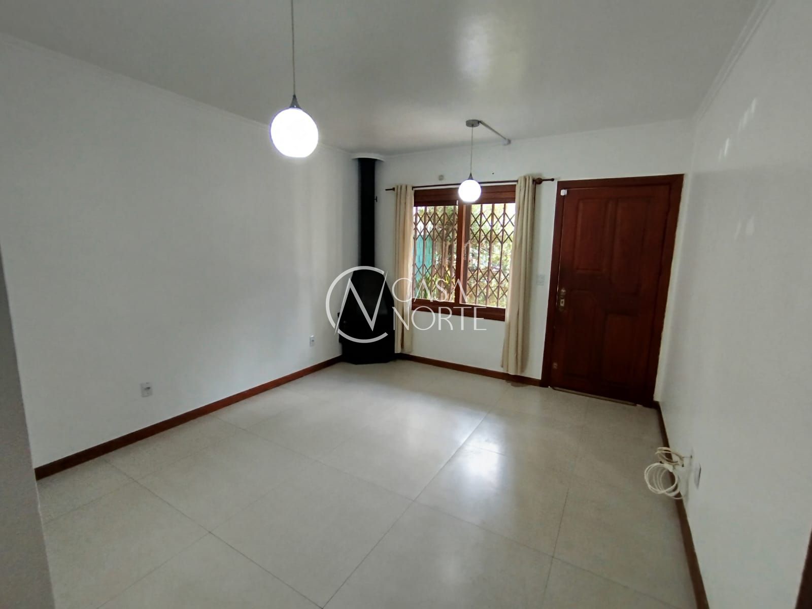 Casa à venda com 3 quartos, 105m², 1 suíte, 1 vaga, Rua Itapitocaí no bairro Cristal em Porto Alegre