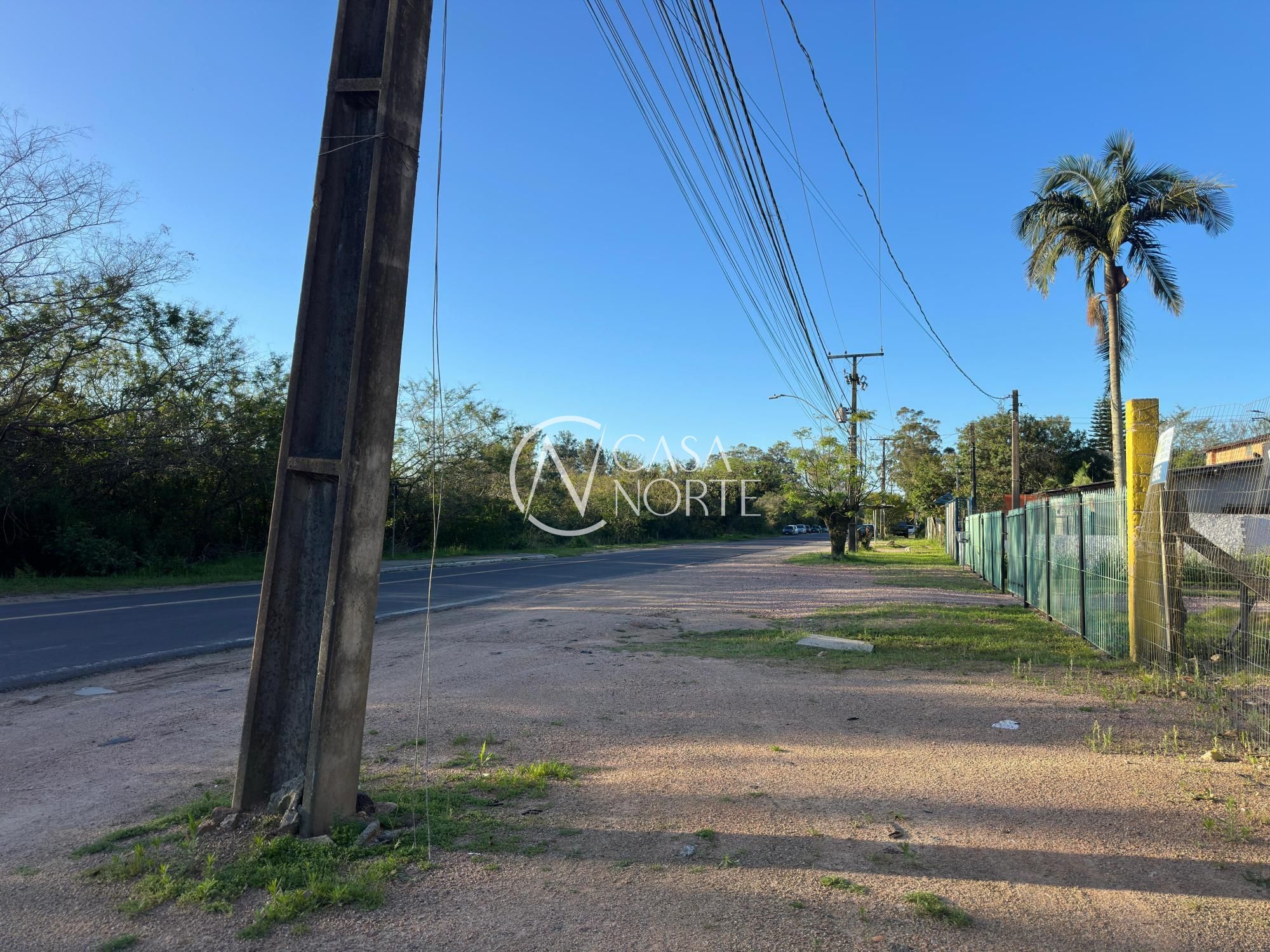 Terreno Comercial à venda  com 600m², Avenida Juca Batista no bairro Belém Novo em Porto Alegre