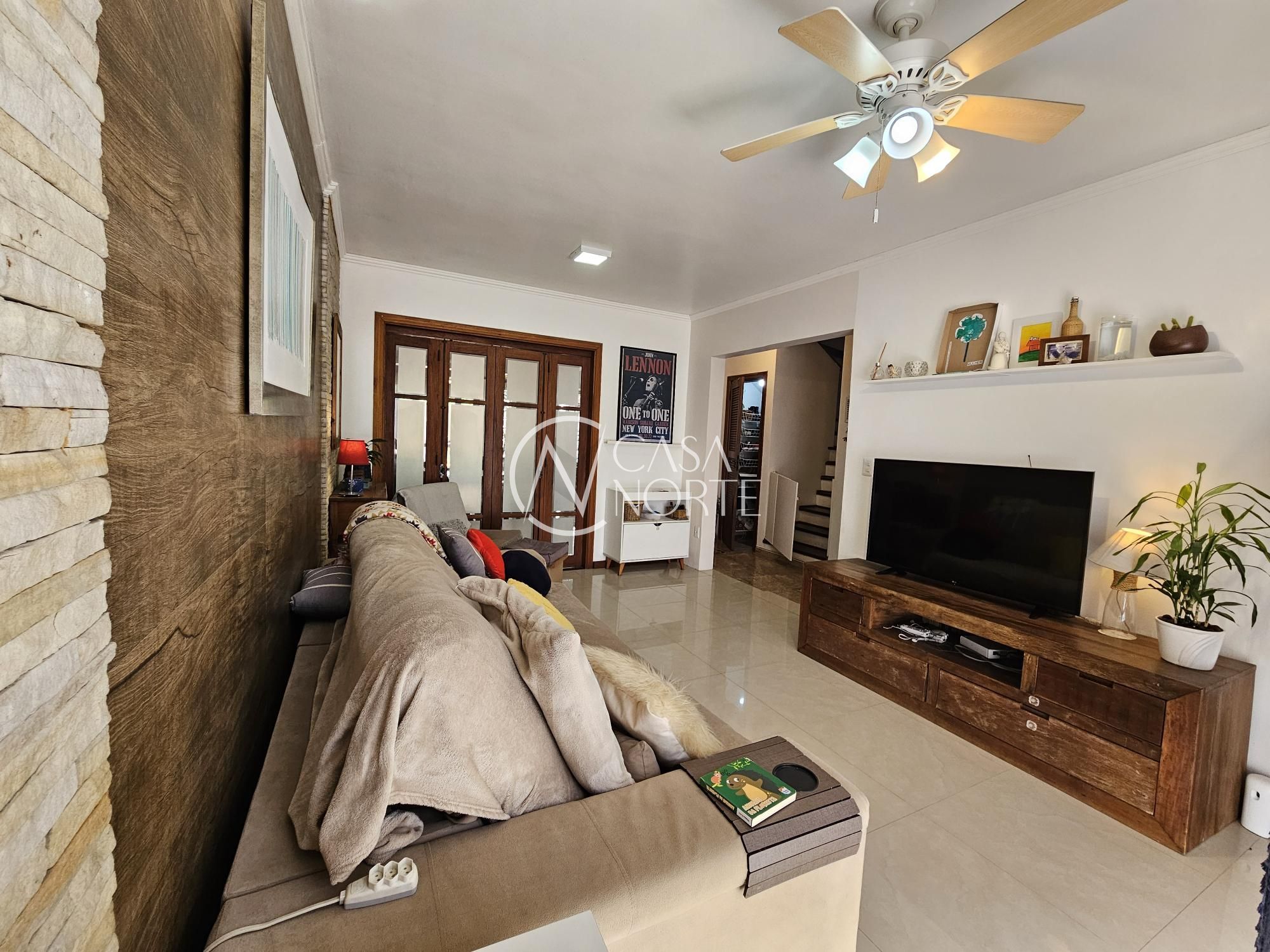 Casa de Condomínio à venda com 3 quartos, 129m², 1 suíte, 3 vagas, Avenida Eduardo Prado no bairro Cavalhada em Porto Alegre