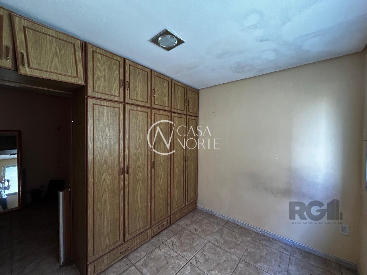 Kitnet à venda com 1 quarto, 29m², 1 vaga, Rua Marechal Hermes no bairro Camaquã em Porto Alegre