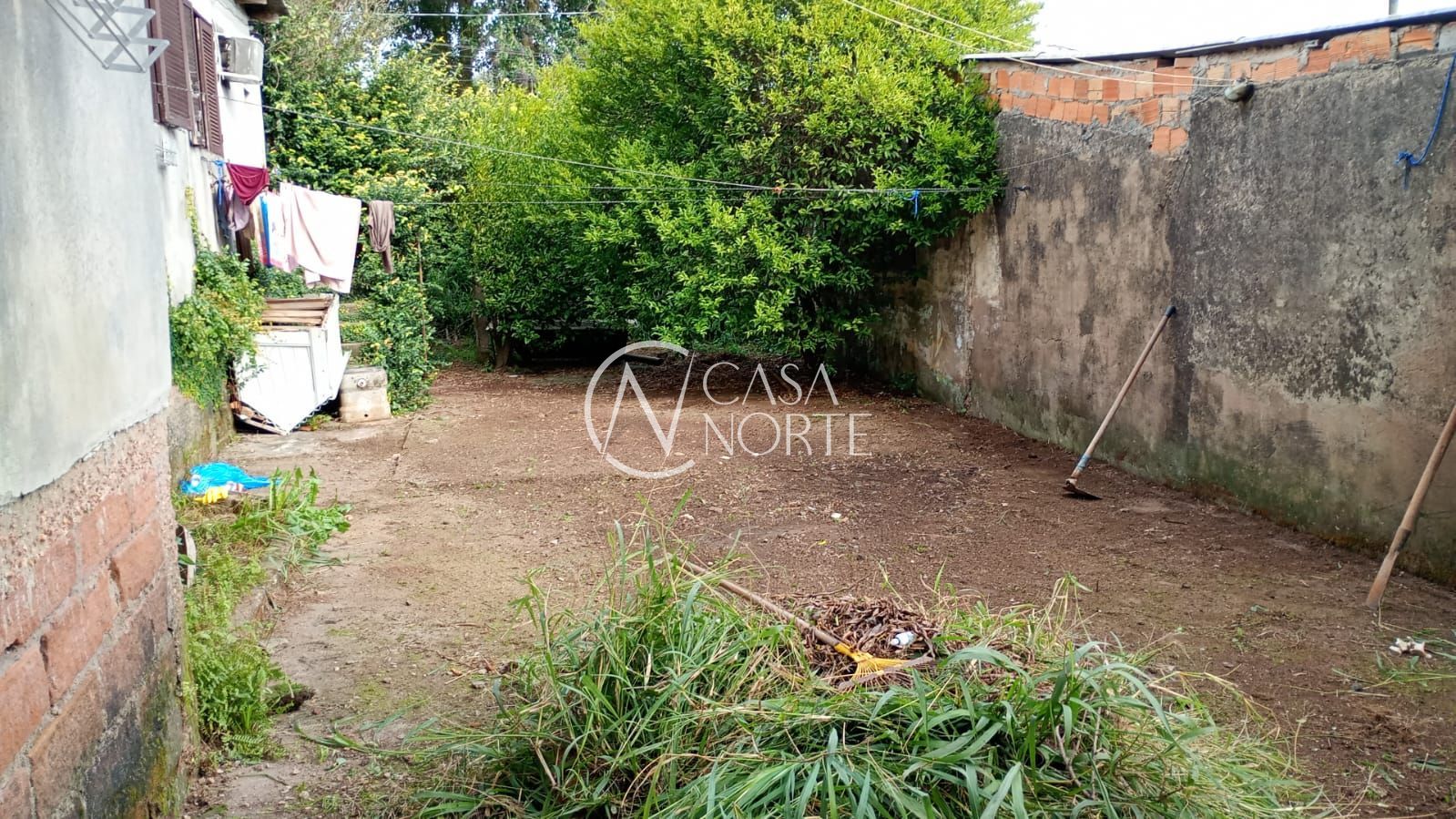 Terreno Comercial à venda  com 721m², Avenida Deputado Adão Pretto no bairro Lomba do Pinheiro em Porto Alegre