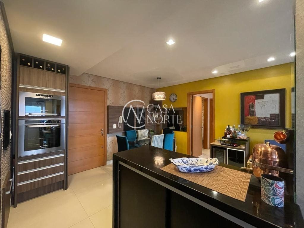 Apartamento à venda com 2 quartos, 64m², 1 suíte, 1 vaga, Rua General Lima e Silva no bairro Centro Histórico em Porto Alegre