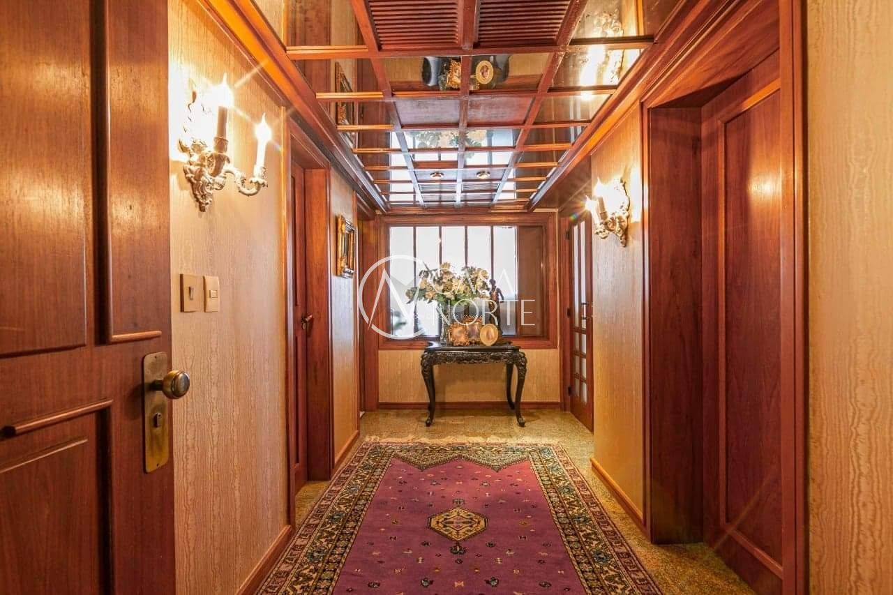 Apartamento à venda com 3 quartos, 246m², 1 suíte, 2 vagas, Avenida Cai no bairro Cristal em Porto Alegre