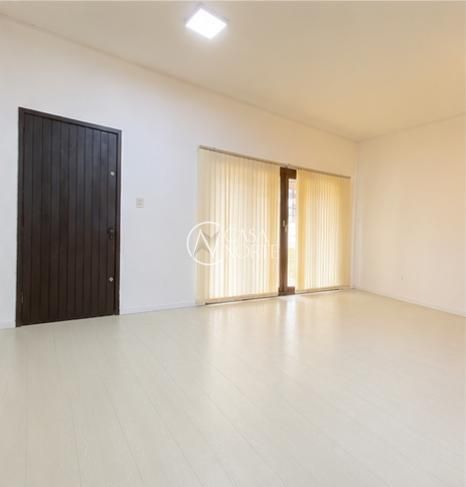 Casa à venda com 3 quartos, 220m², 1 suíte, 2 vagas, Rua Doutor Mário Totta no bairro Tristeza em Porto Alegre