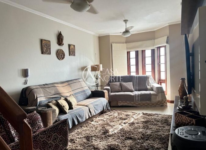 Casa à venda com 3 quartos, 229m², 1 suíte, 1 vaga, Travessa Alfredo Magalhães no bairro Ipanema em Porto Alegre