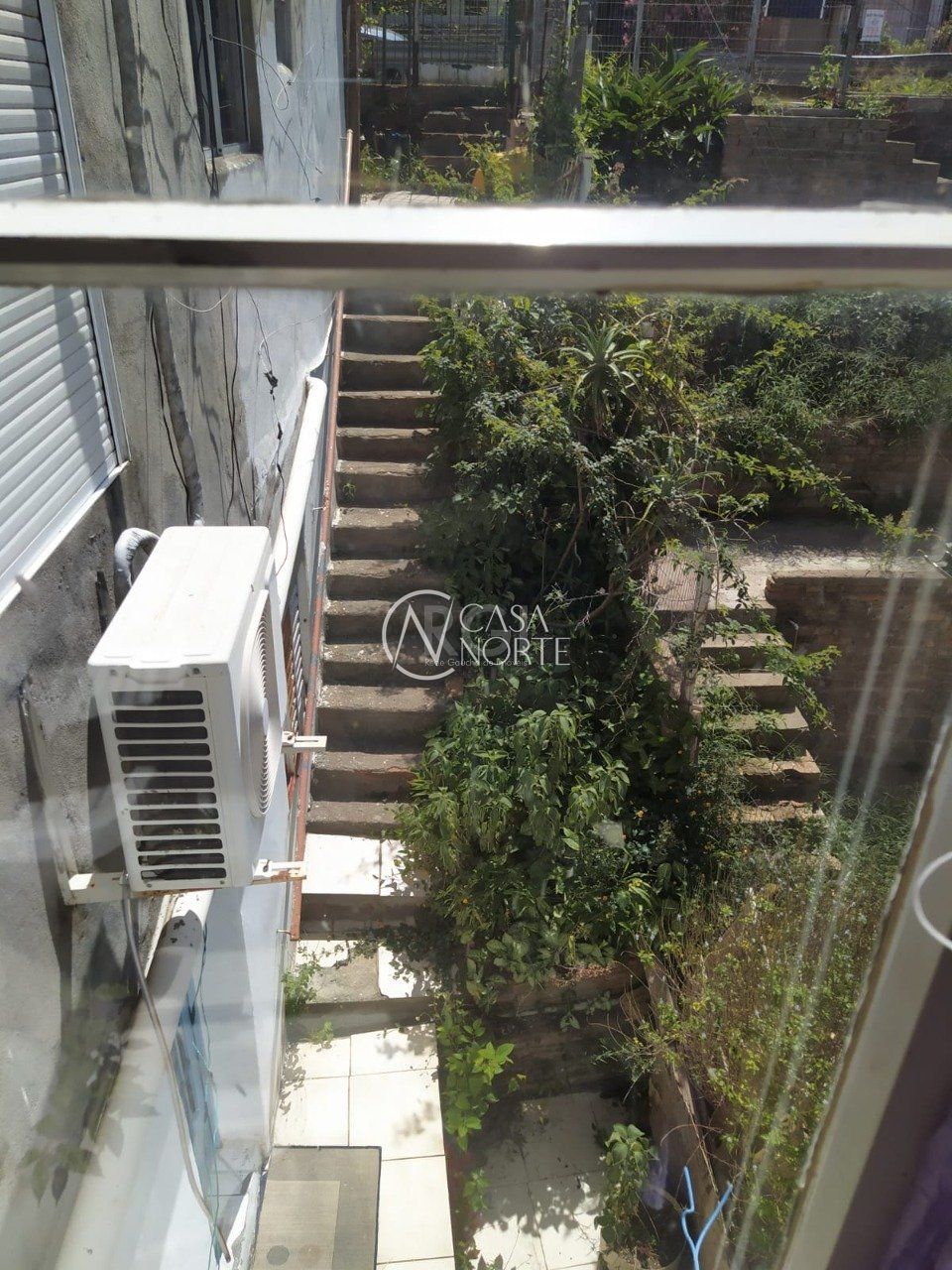 Casa à venda com 5 quartos, 270m², 2 suítes, 2 vagas, Rua Aristides Rosa no bairro Jardim Carvalho em Porto Alegre