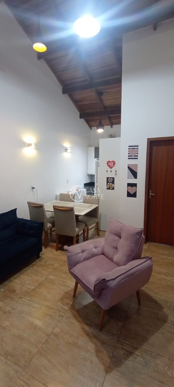 Casa à venda com 2 quartos, 105m², 1 vaga, Rua Evangelista Francisco da Silva no bairro Cavalhada em Porto Alegre