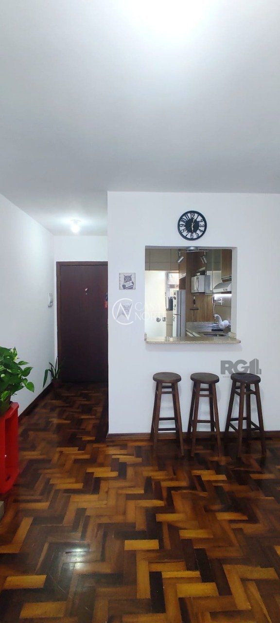 Apartamento à venda com 2 quartos, 53m², 1 vaga, Rua Eurico Lara no bairro Medianeira em Porto Alegre