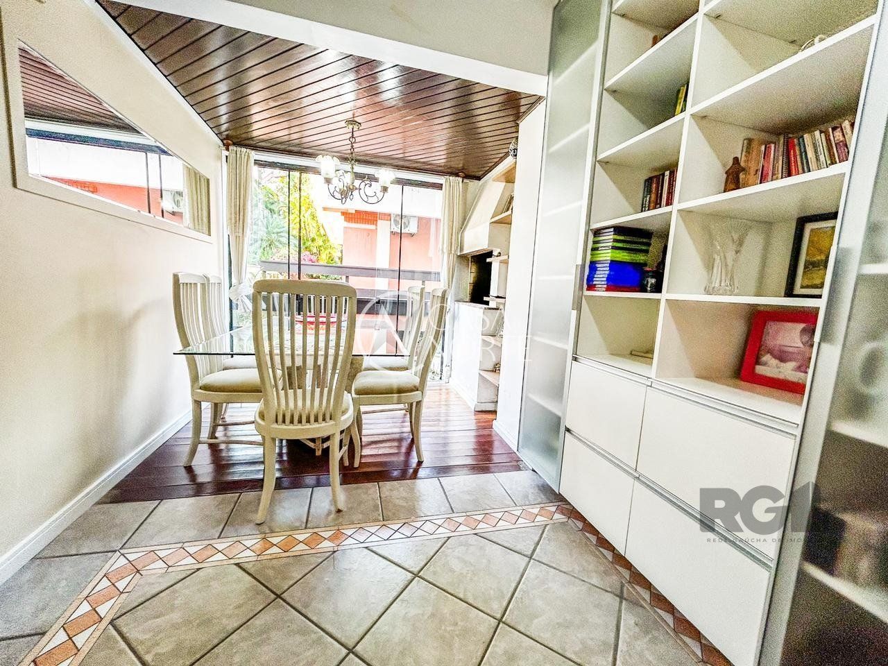 Apartamento à venda com 3 quartos, 91m², 1 suíte, 2 vagas, Rua Dea Coufal no bairro Ipanema em Porto Alegre