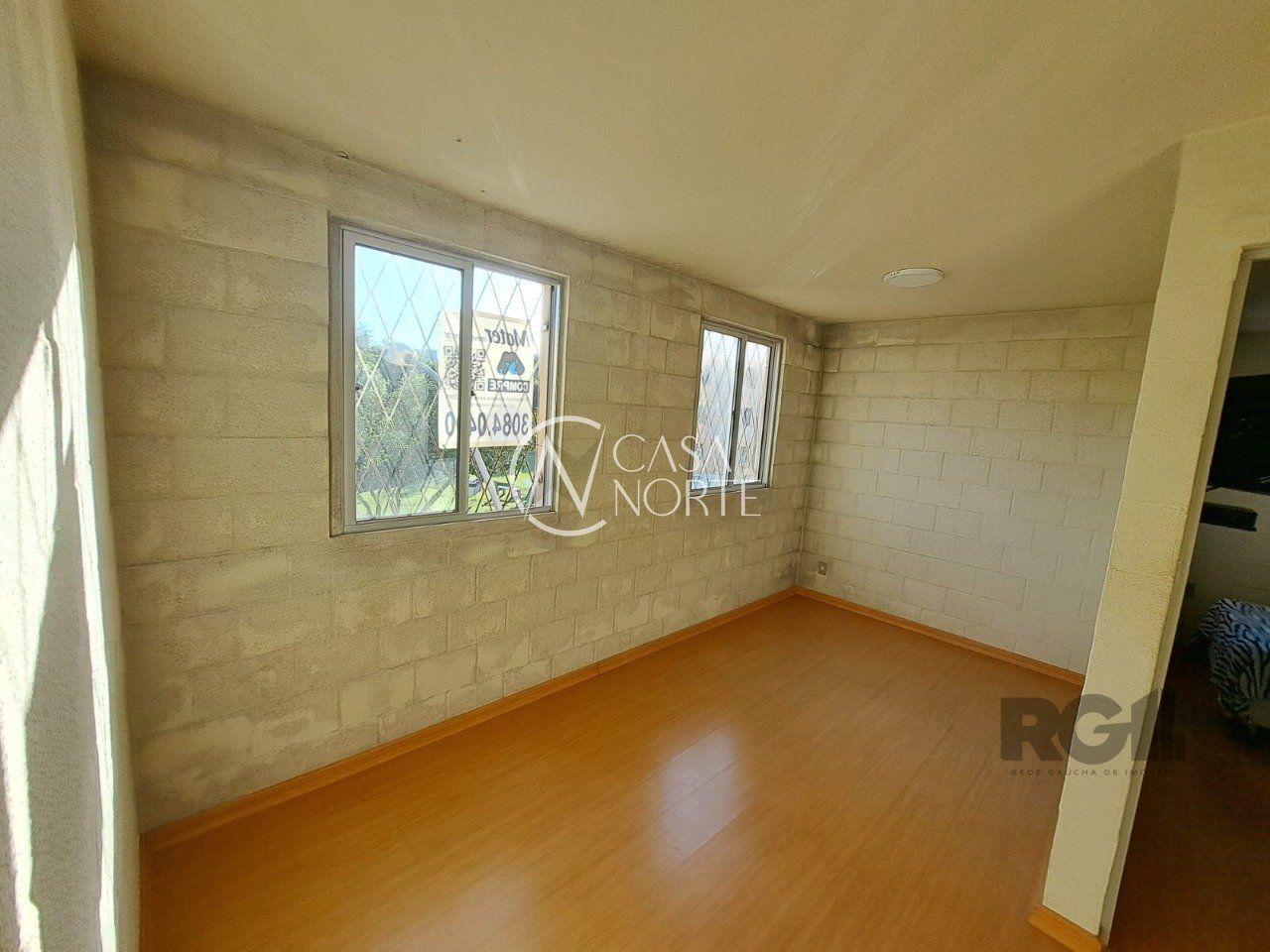 Apartamento à venda com 2 quartos, 36m², 1 vaga, Rua Atilio Supertti no bairro Vila Nova em Porto Alegre