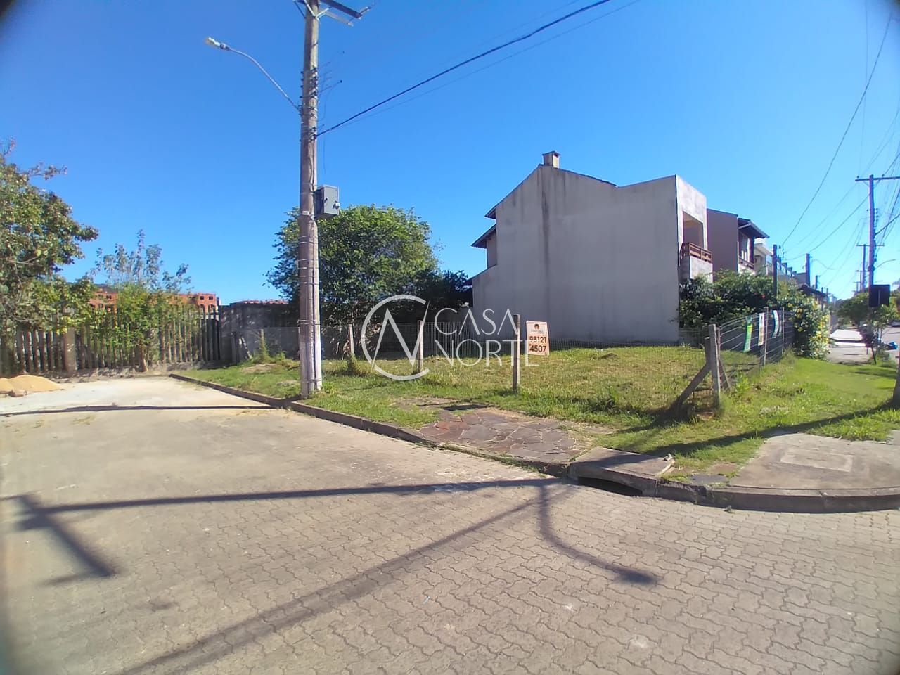 Terreno à venda  com 208m², Avenida Juca Batista no bairro Hípica em Porto Alegre