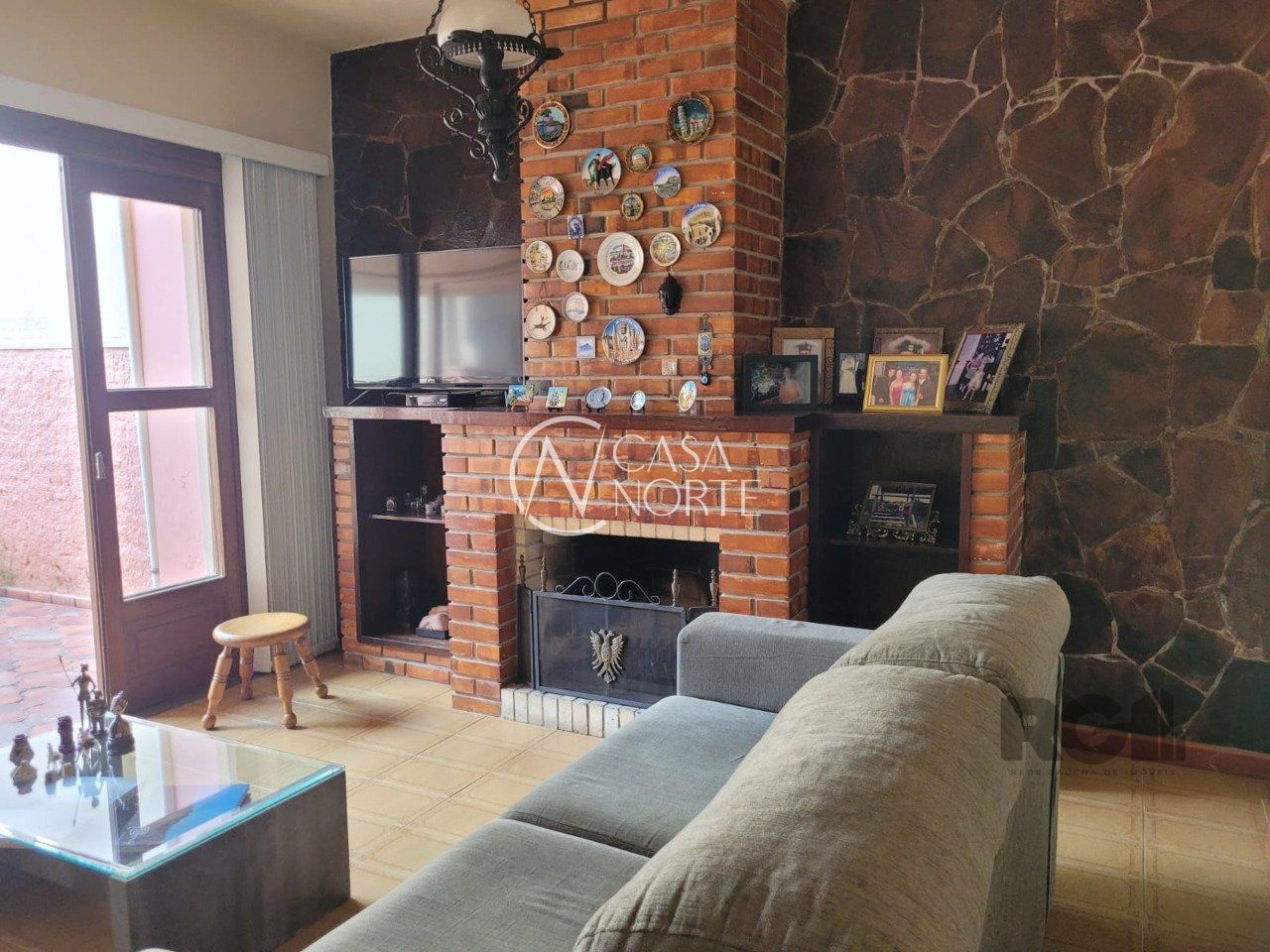 Casa à venda com 4 quartos, 181m², 2 vagas, Rua Euclydes da Cunha no bairro Partenon em Porto Alegre