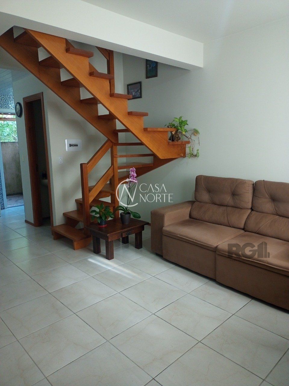 Casa de Condomínio à venda com 2 quartos, 82m², 1 vaga, Rua Capitão Pedroso no bairro Restinga em Porto Alegre