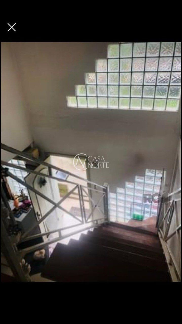 Casa à venda com 4 quartos, 357m², 1 suíte, 3 vagas, Rua São Benedito no bairro Bom Jesus em Porto Alegre