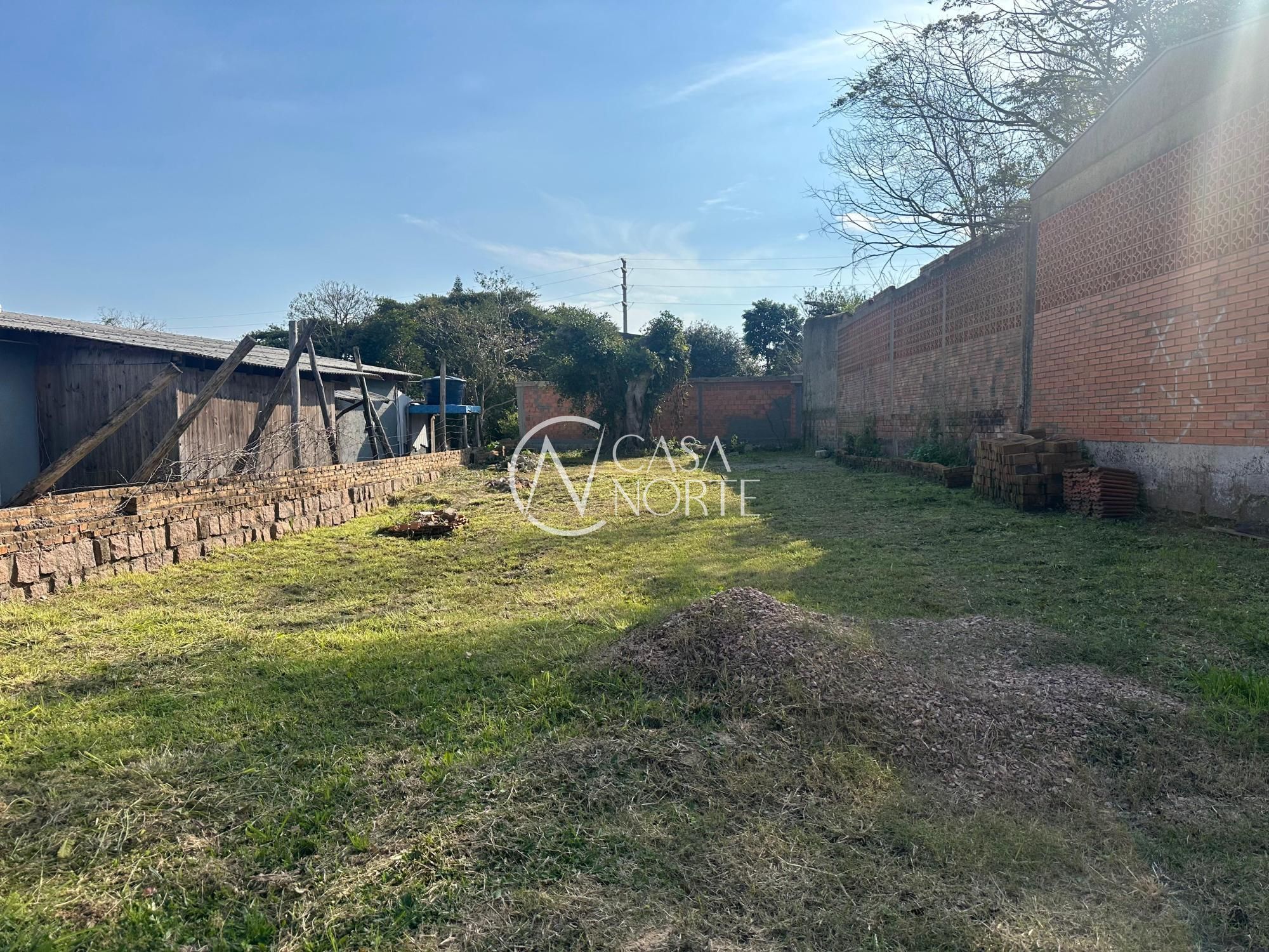 Terreno à venda  com 307m², Rua Florêncio Farias no bairro Belém Novo em Porto Alegre