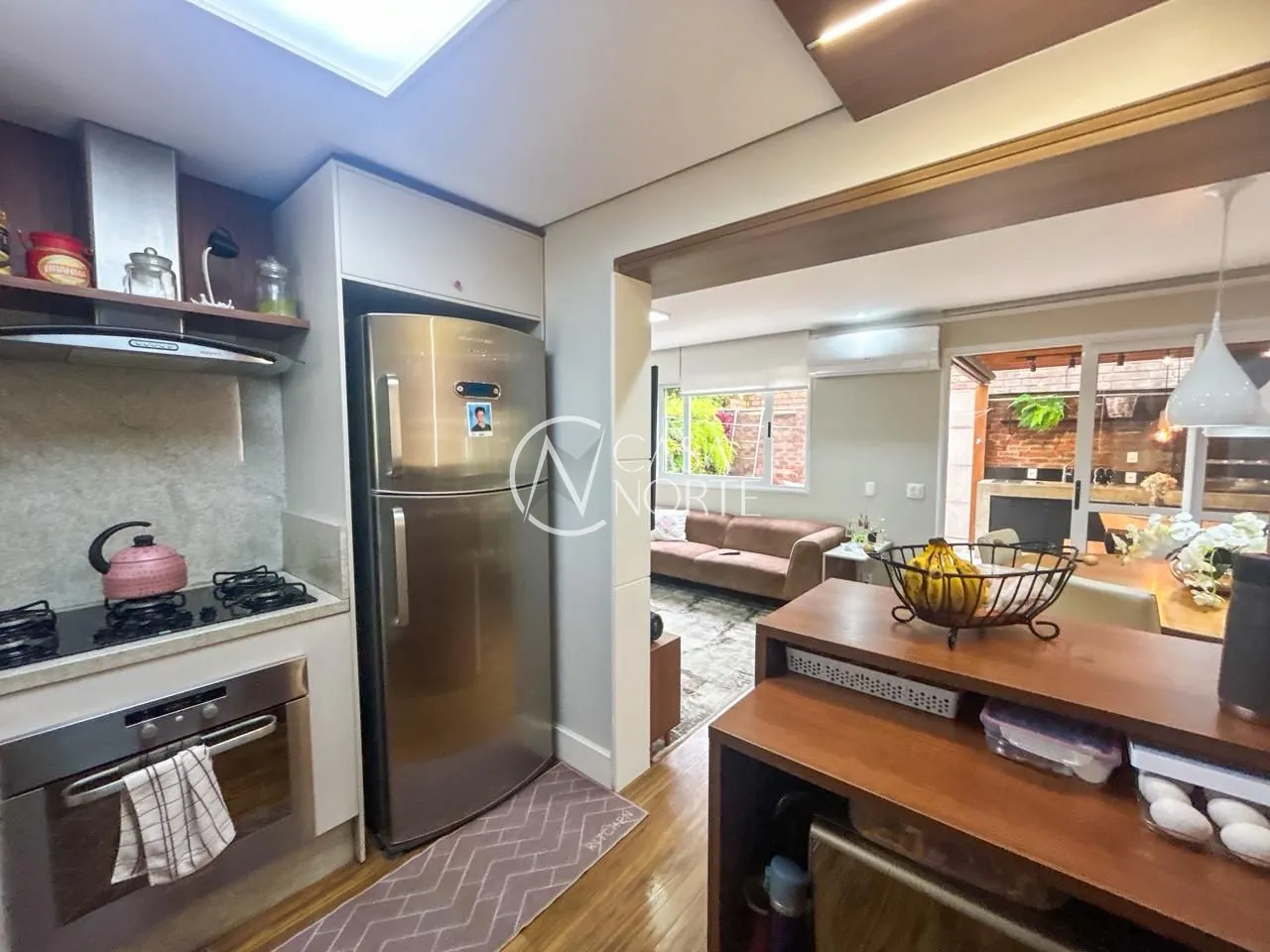 Casa de Condomínio à venda com 3 quartos, 219m², 1 suíte, 2 vagas, Avenida Engenheiro Ludolfo Boehl no bairro Teresópolis em Porto Alegre