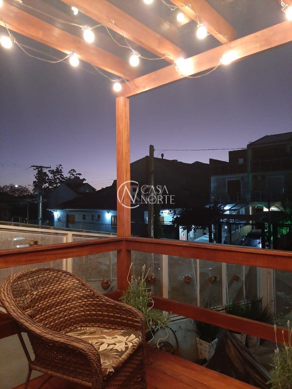 Casa à venda com 3 quartos, 107m², 2 suítes, 1 vaga, Rua Doutor Claudio Walter Ferreira da Silva no bairro Guarujá em Porto Alegre