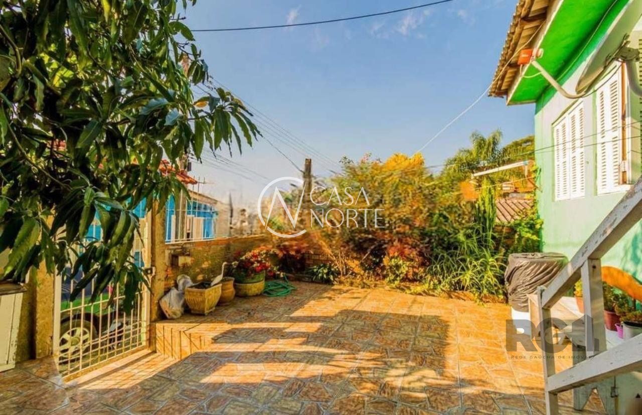 Casa à venda com 1 quarto, 180m², Rua Sebastião Wolf no bairro Nonoai em Porto Alegre