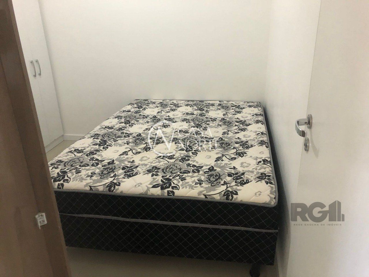 Apartamento à venda com 2 quartos, 54m², Rua Attílio Bilibio no bairro Jardim Carvalho em Porto Alegre