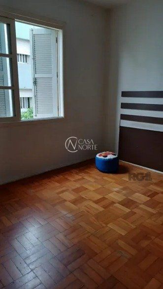 Apartamento à venda com 1 quarto, 45m², 1 vaga, Rua Vicente da Fontoura no bairro Santana em Porto Alegre
