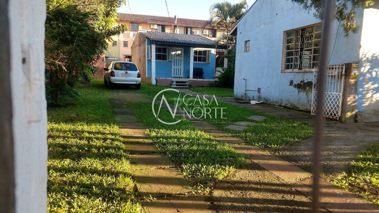 Terreno à venda  com 396m², Rua Afonso Arinos no bairro Camaquã em Porto Alegre