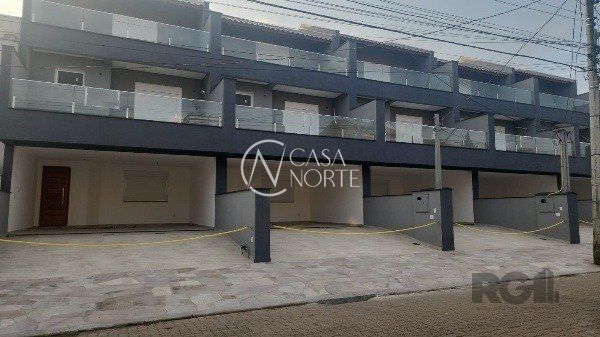 Casa à venda com 3 quartos, 194m², 1 suíte, 2 vagas, Rua Guatambu no bairro Hípica em Porto Alegre