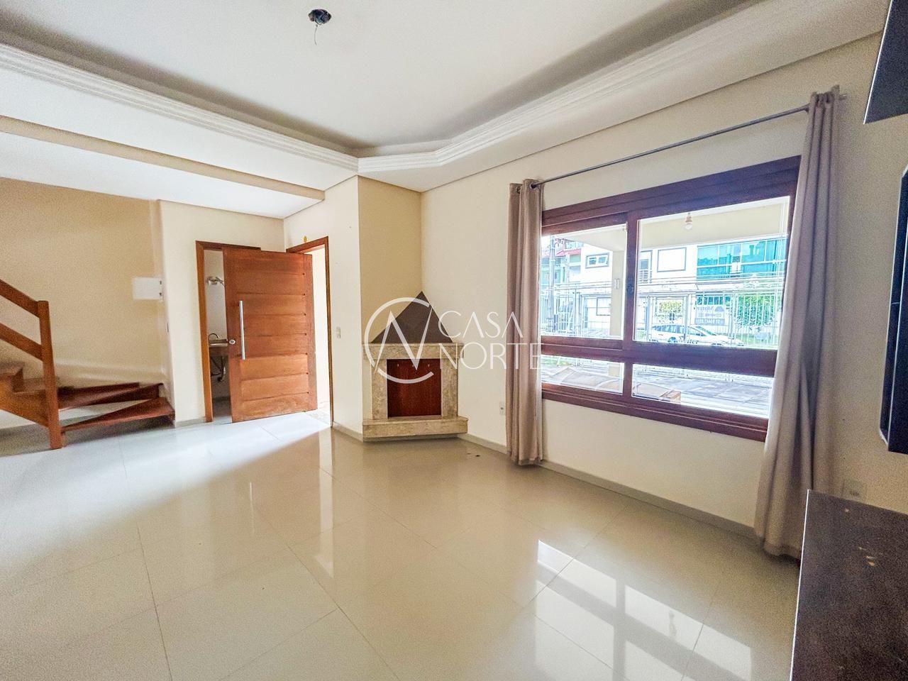 Casa à venda com 3 quartos, 250m², 1 suíte, 2 vagas, Rua Conrado Alvares no bairro Hípica em Porto Alegre