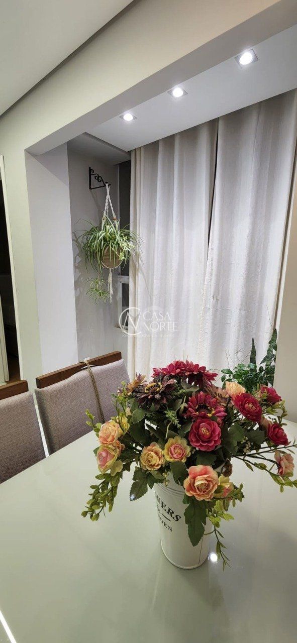 Apartamento à venda com 2 quartos, 44m², 1 vaga, Rua Reverendo Olavo Nunes no bairro Parque Santa Fé em Porto Alegre