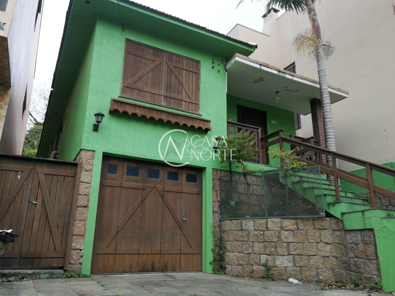 Casa à venda com 3 quartos, 170m², 3 vagas, Rua Cangussu no bairro Nonoai em Porto Alegre
