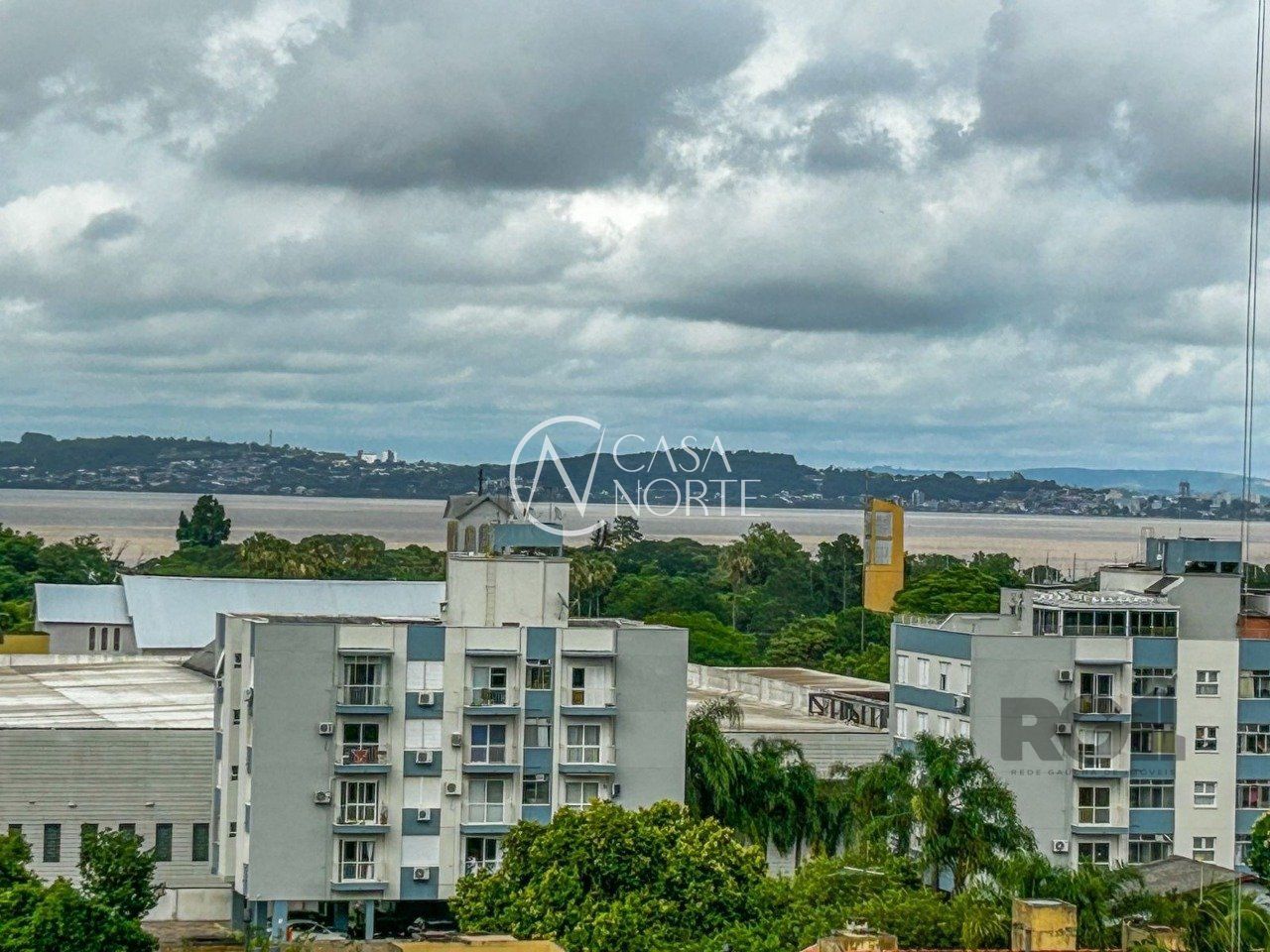 Apartamento à venda com 3 quartos, 95m², 1 suíte, 2 vagas, Rua Doutor Armando Barbedo no bairro Tristeza em Porto Alegre