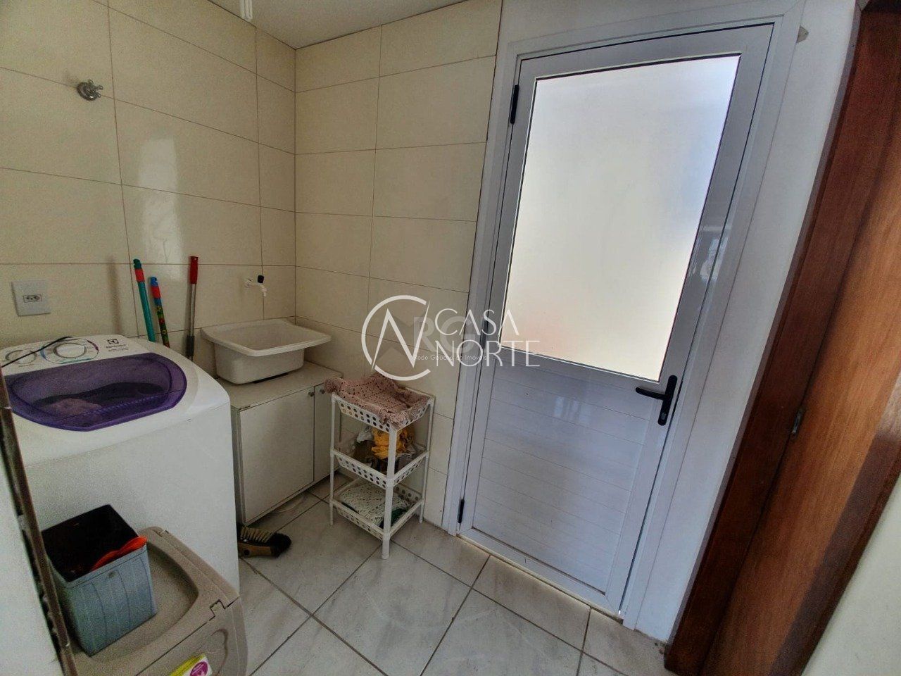 Casa de Condomínio à venda com 2 quartos, 63m², 1 vaga, Rua Dorival Castilhos Machado no bairro Aberta dos Morros em Porto Alegre