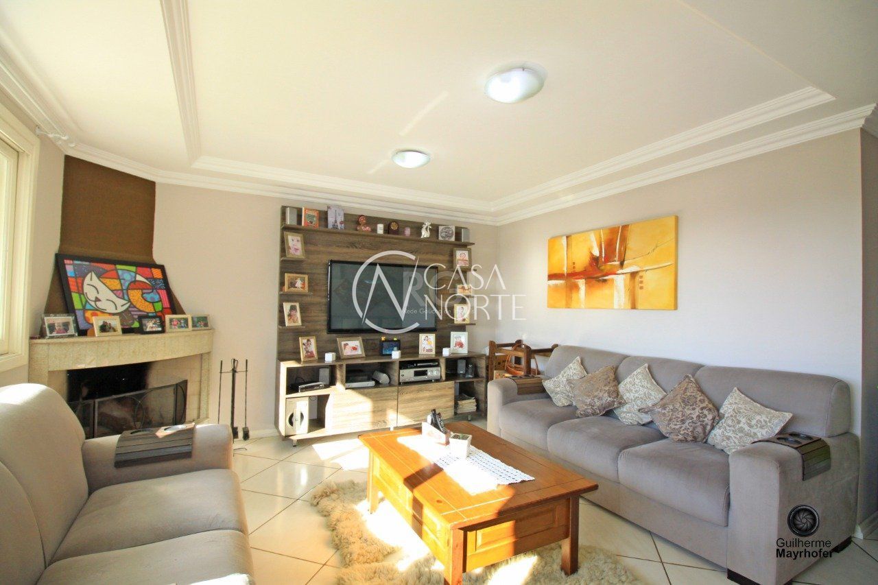 Casa à venda com 3 quartos, 328m², 1 suíte, 3 vagas, Rua Modesto Pereira Pinto no bairro Cavalhada em Porto Alegre