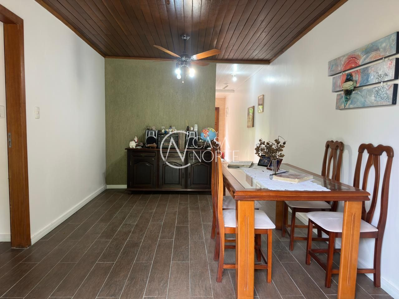Casa à venda com 2 quartos, 109m², 2 suítes, 3 vagas, Rua Cinco no bairro Lami em Porto Alegre