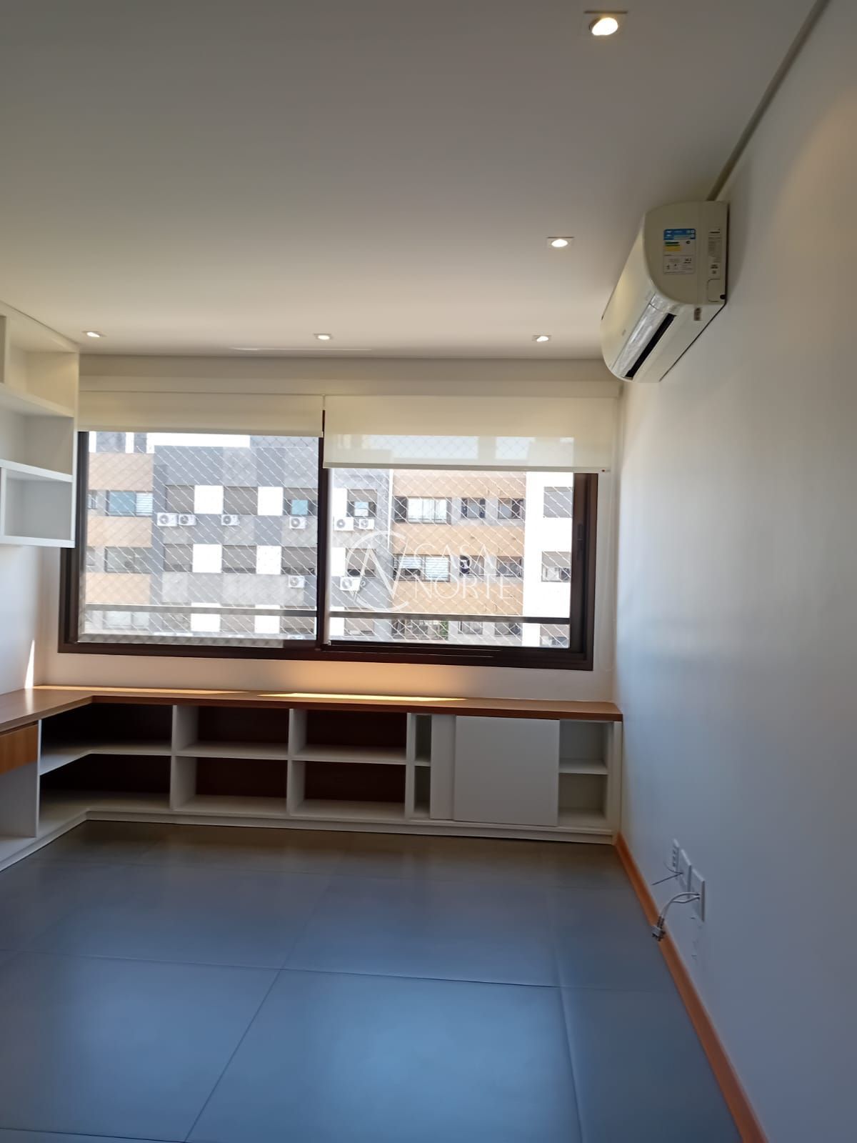Apartamento à venda com 2 quartos, 76m², 1 suíte, 1 vaga, Travessa Escobar no bairro Camaquã em Porto Alegre
