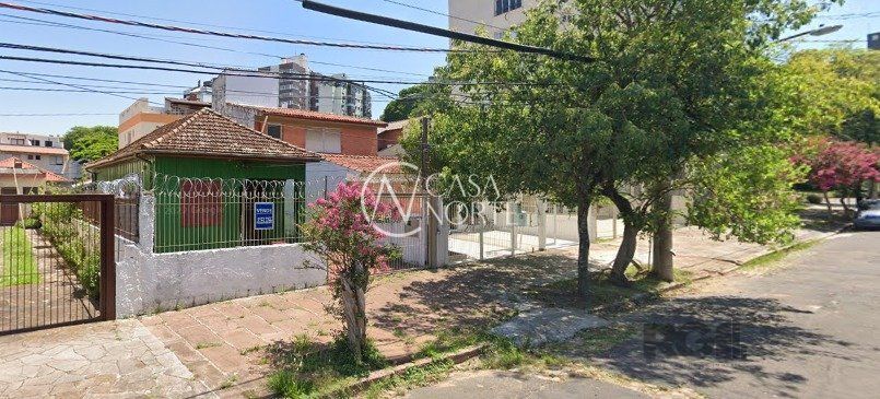 Terreno à venda  com 232m², Rua Machado de Assis no bairro Jardim Botânico em Porto Alegre