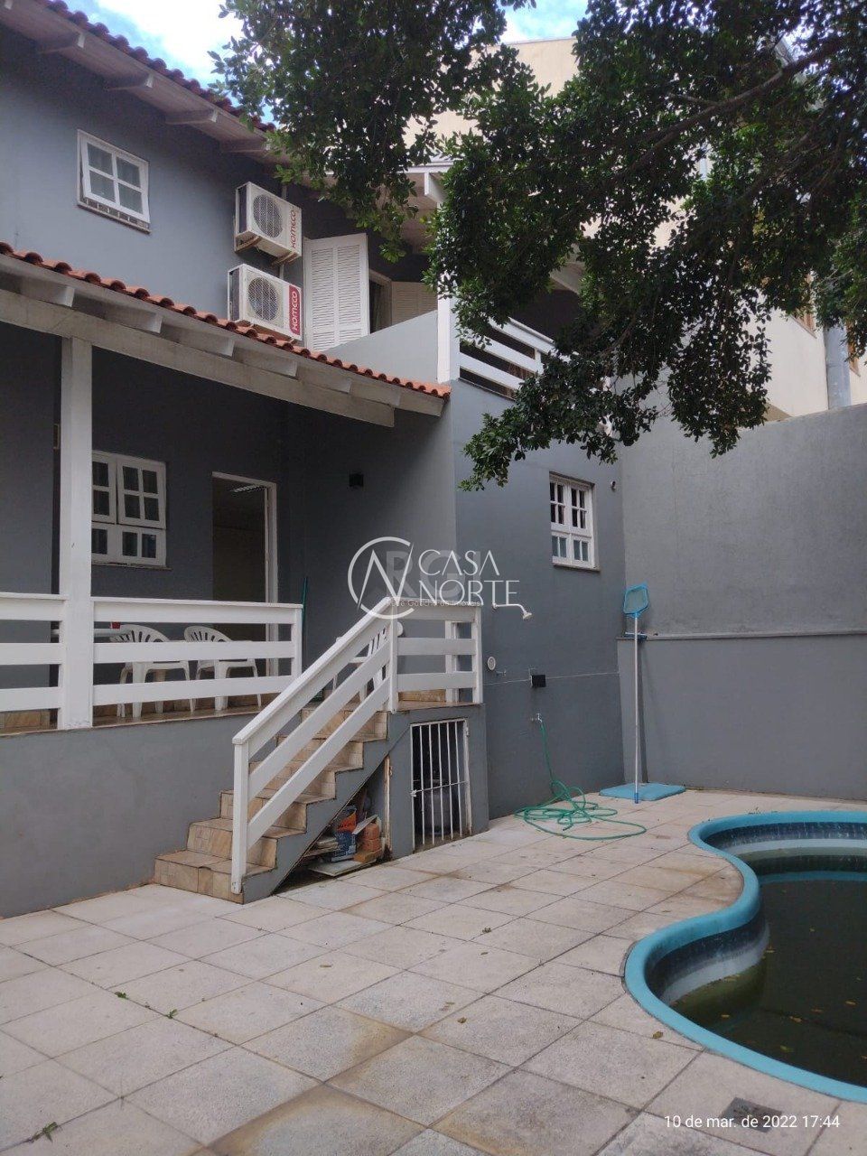 Casa à venda com 3 quartos, 210m², 1 suíte, 2 vagas, Rua Antônio Delapieve no bairro Mário Quintana em Porto Alegre