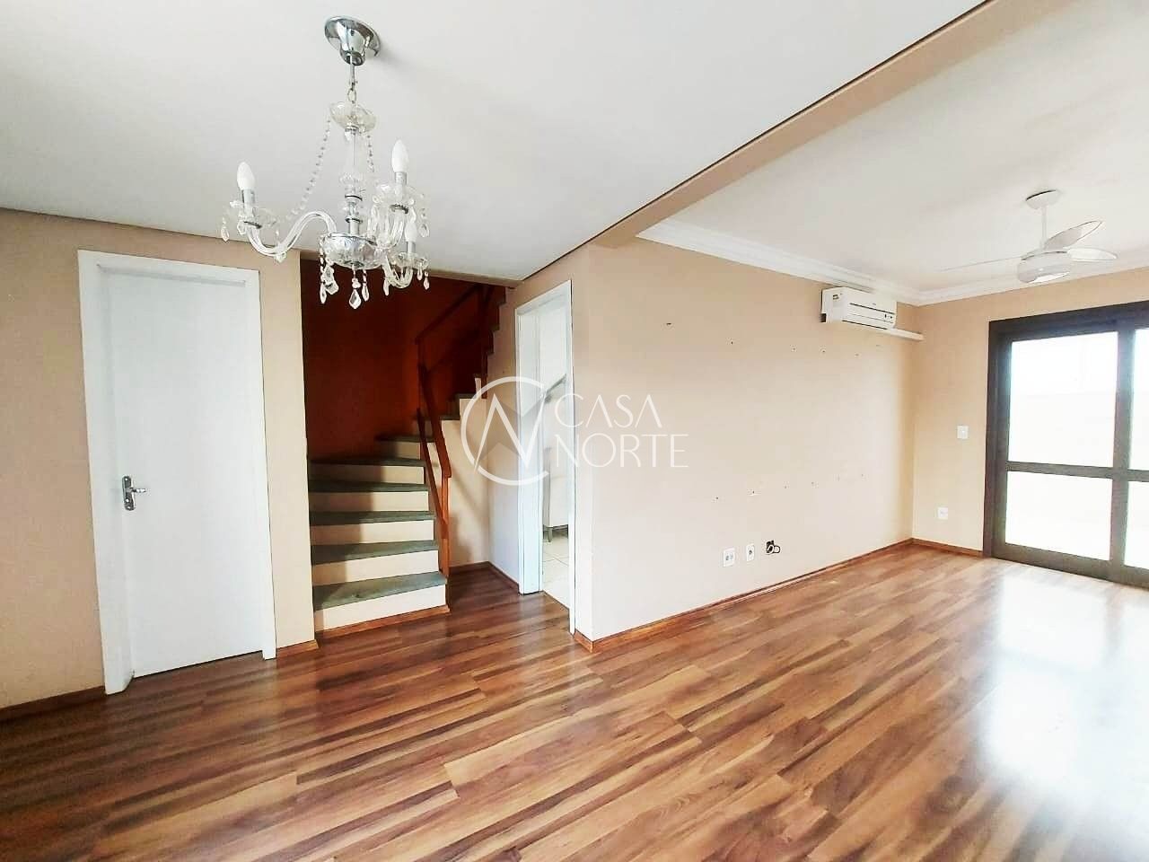 Casa de Condomínio à venda com 2 quartos, 104m², 1 vaga, Rua Camaquã no bairro Camaquã em Porto Alegre