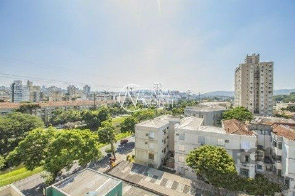 Apartamento à venda com 1 quarto, 43m², Avenida Ipiranga no bairro Partenon em Porto Alegre
