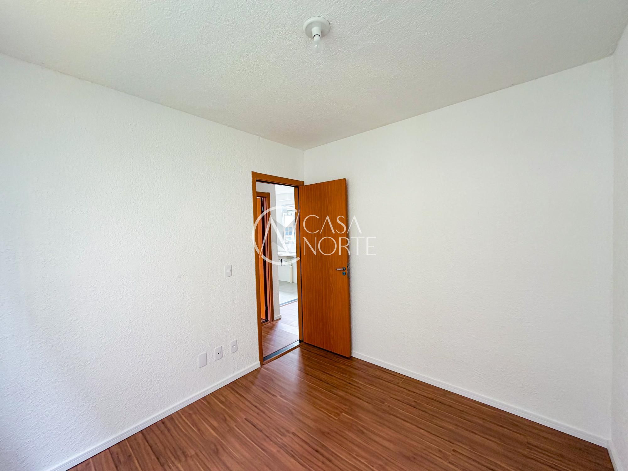 Apartamento à venda com 2 quartos, 40m², 1 vaga, Rua Sete Mil e Oito no bairro Restinga em Porto Alegre