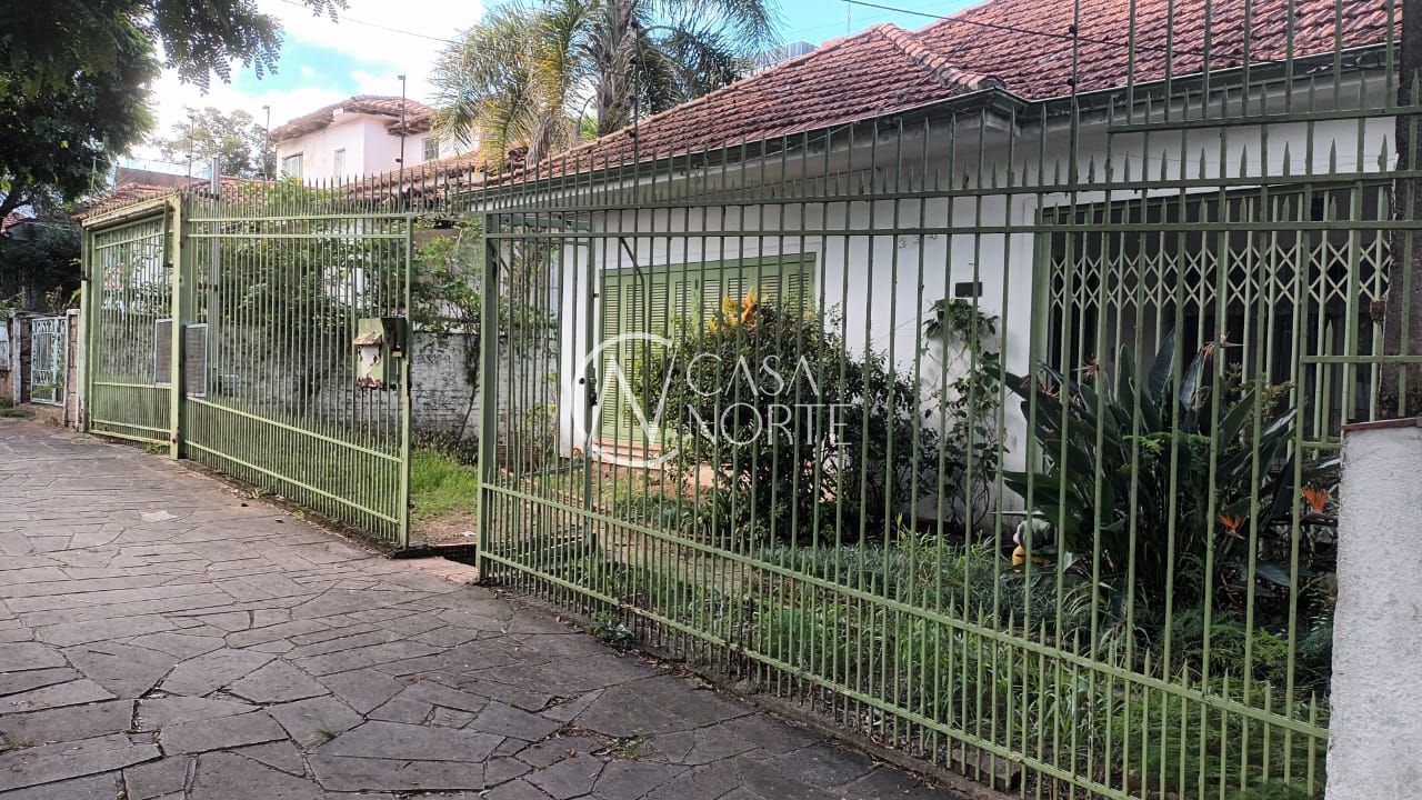 Casa à venda com 3 quartos, 395m², 2 vagas, Rua General Souza Doca no bairro Petrópolis em Porto Alegre